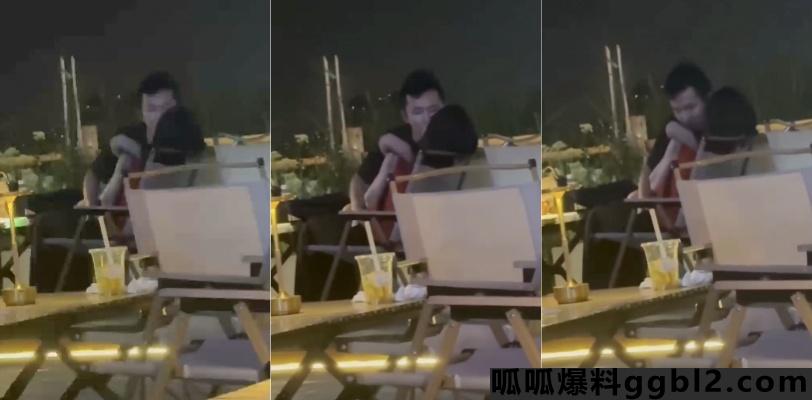 小情侣露天酒吧无视众人目光 激情舌吻大大方方的扣逼毫不避讳! thumbnail